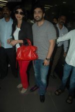 Shilpa Shetty, Raj Kundra snapped at International Airport, Mumbai on 27th Aug 2011 (23).JPG